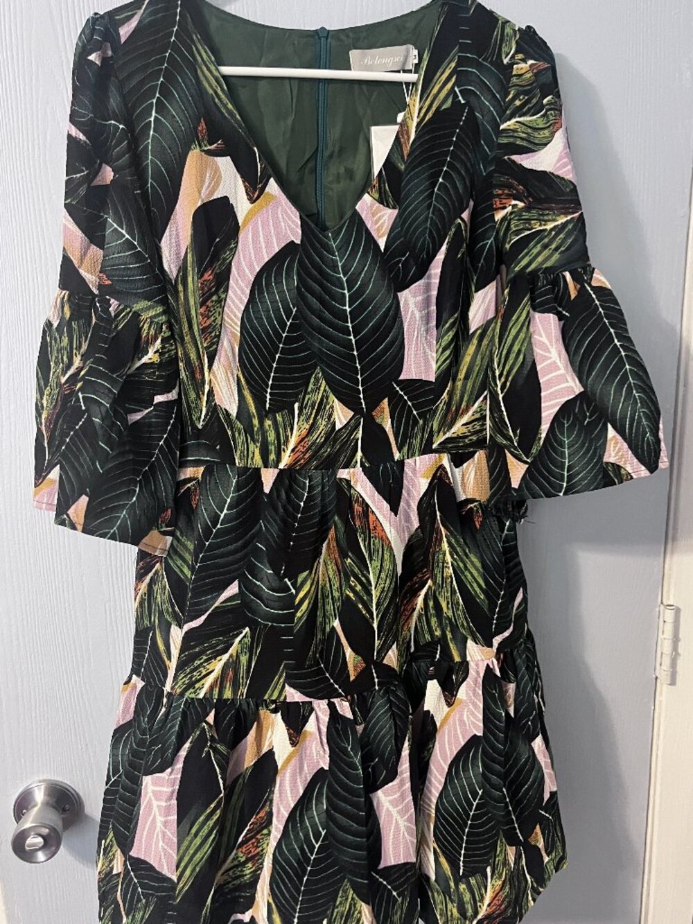 Belongsci Tropical Leaf Multi-color Women's Dress / Dress Shirt New Size Med.